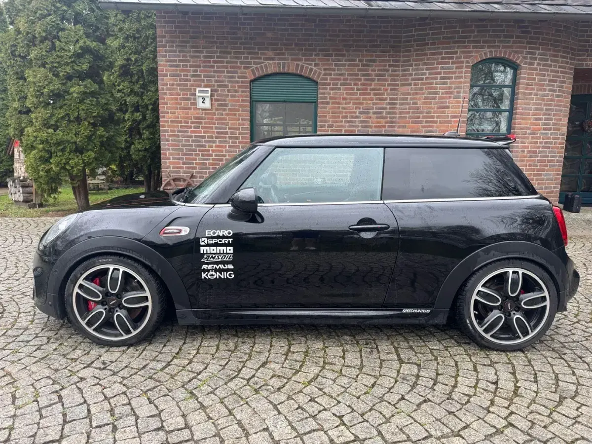Gebraucht Mini John Cooper Works 231 PS (169 kW) 2019 Schwarz Kleinwagen
