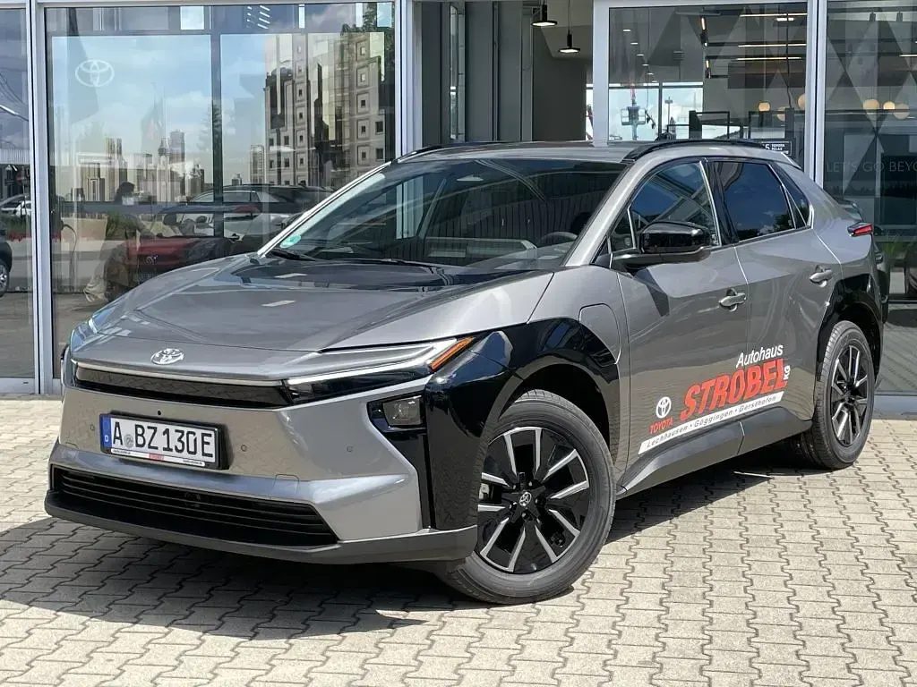 Gebraucht Toyota bZ4X 164 kW (224 PS) 2026 Precious metal metallic SUV