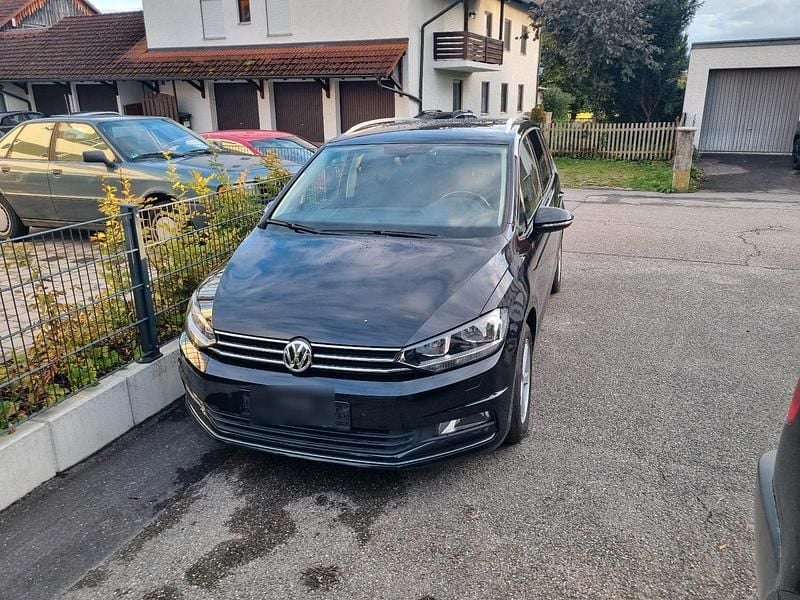 Schwarz Gebraucht 2017 VW Touran Sound Van / Kleinbus | 18.500 € (Fairer Preis) - Bild 1/4