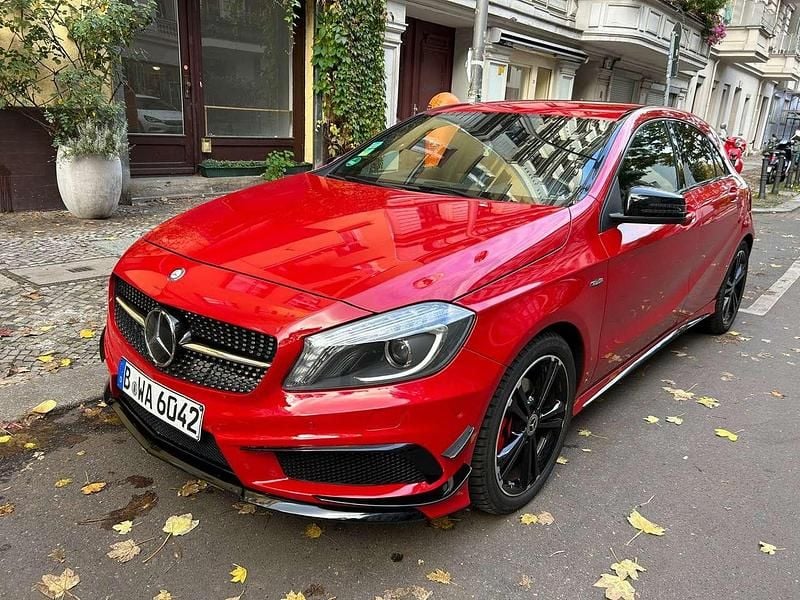 Gebraucht Mercedes A200 156 PS (114 kW) 2015 Rot Kleinwagen