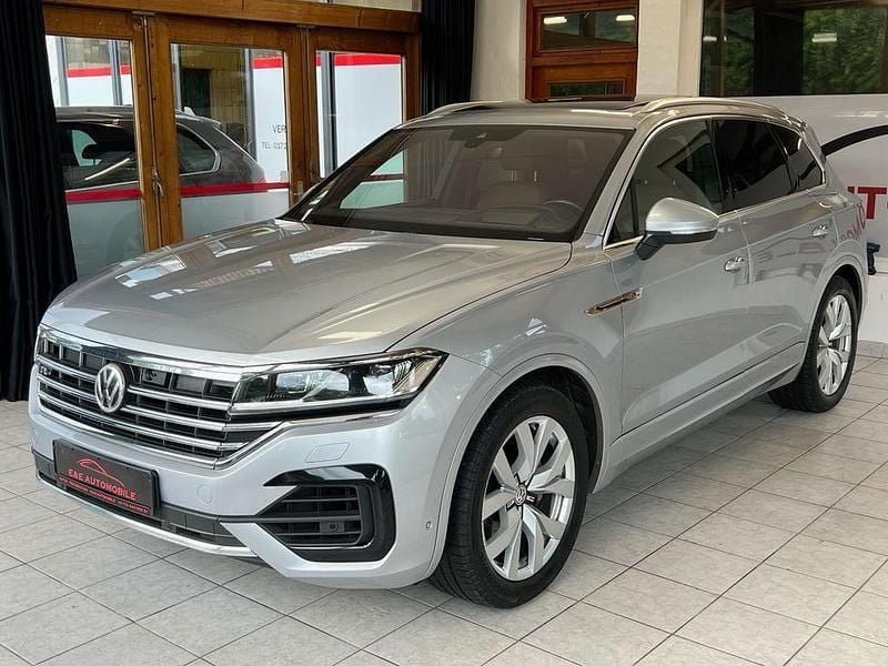 Silber Gebraucht 2018 VW Touareg R-line SUV | 32.999 € (Fairer Preis) - Bild 1/4