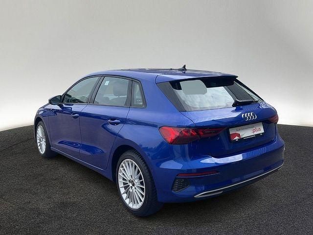 Używany Audi A3 Advanced 116 KM (85 kW) 2023 Niebieski Sedan/Limuzyna