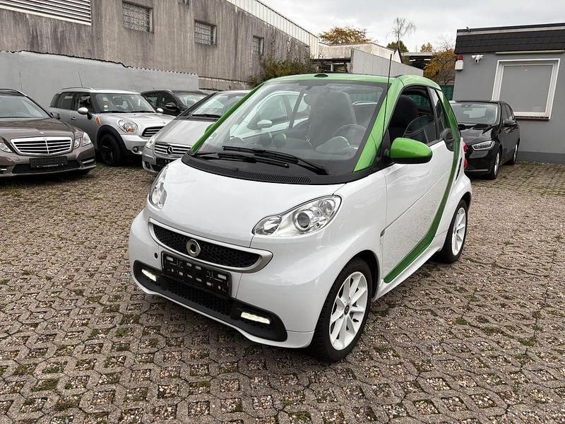 Liquid paper Gebraucht 2012 Smart ForTwo Electric Drive Cabrio | 6.600 € (Etwas zu teuer) - Bild 1/4