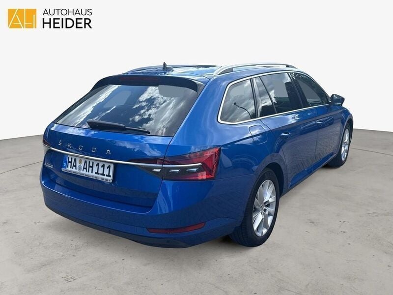 Gebraucht Skoda Superb Style 150 PS (110 kW) 2024 Raceblau metallic met. Kombi