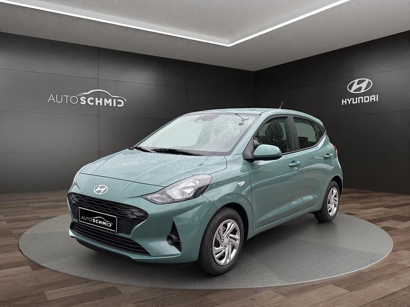 Gebraucht Hyundai i10 Select 63 PS (46 kW) 2025 Grün Kleinwagen