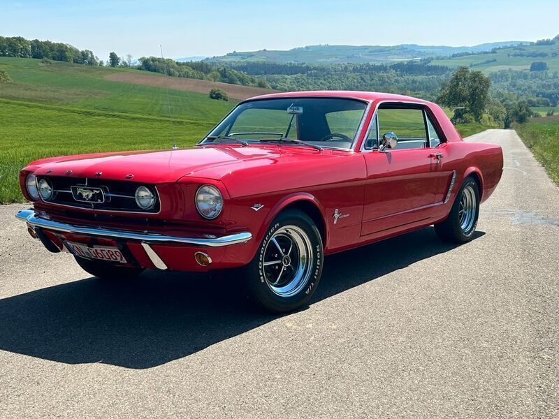 Rot Gebraucht 1965 Ford Mustang Coupé | 52.000 € - Bild 1/4