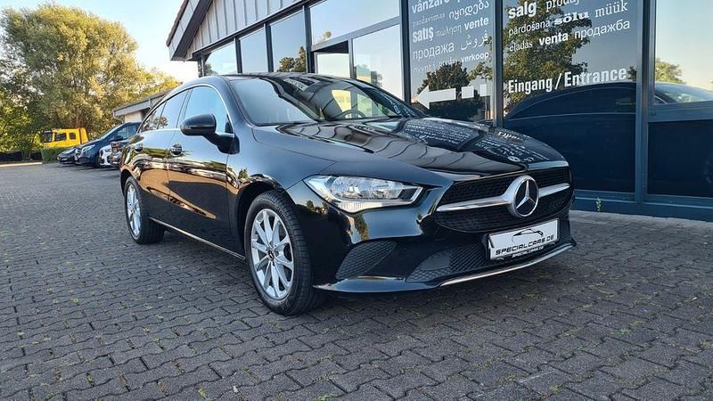 Nachtschwarz unilack Gebraucht 2021 Mercedes CLA180 Shooting Brake Kombi | 18.490 € (Fairer Preis) - Bild 1/4