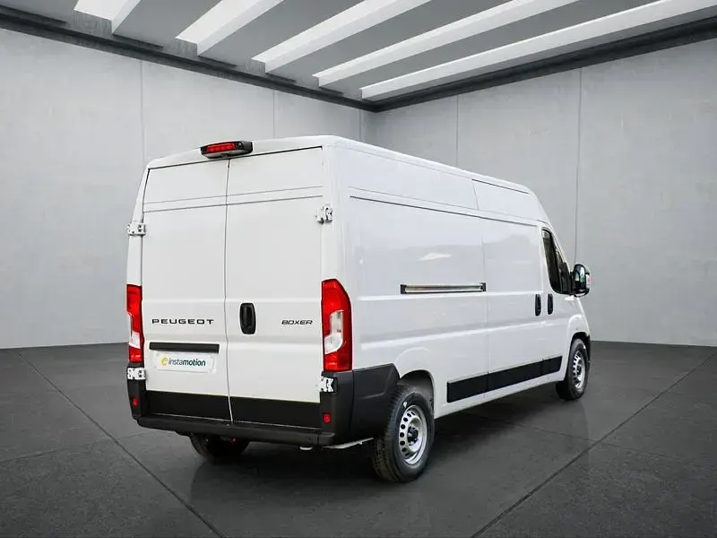Gebraucht Peugeot Boxer 179 PS (131 kW) 2026 Weiß Van