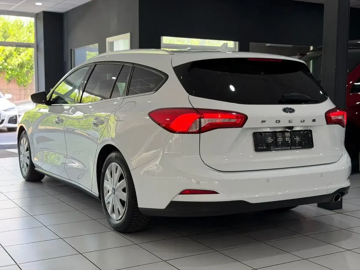 Gebraucht Ford Focus Cool & Connect 120 PS (88 kW) 2020 Weiß Kombi