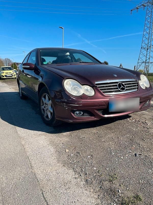 Gebraucht Mercedes C200 122 PS (89 kW) 2005 Rot Coupé