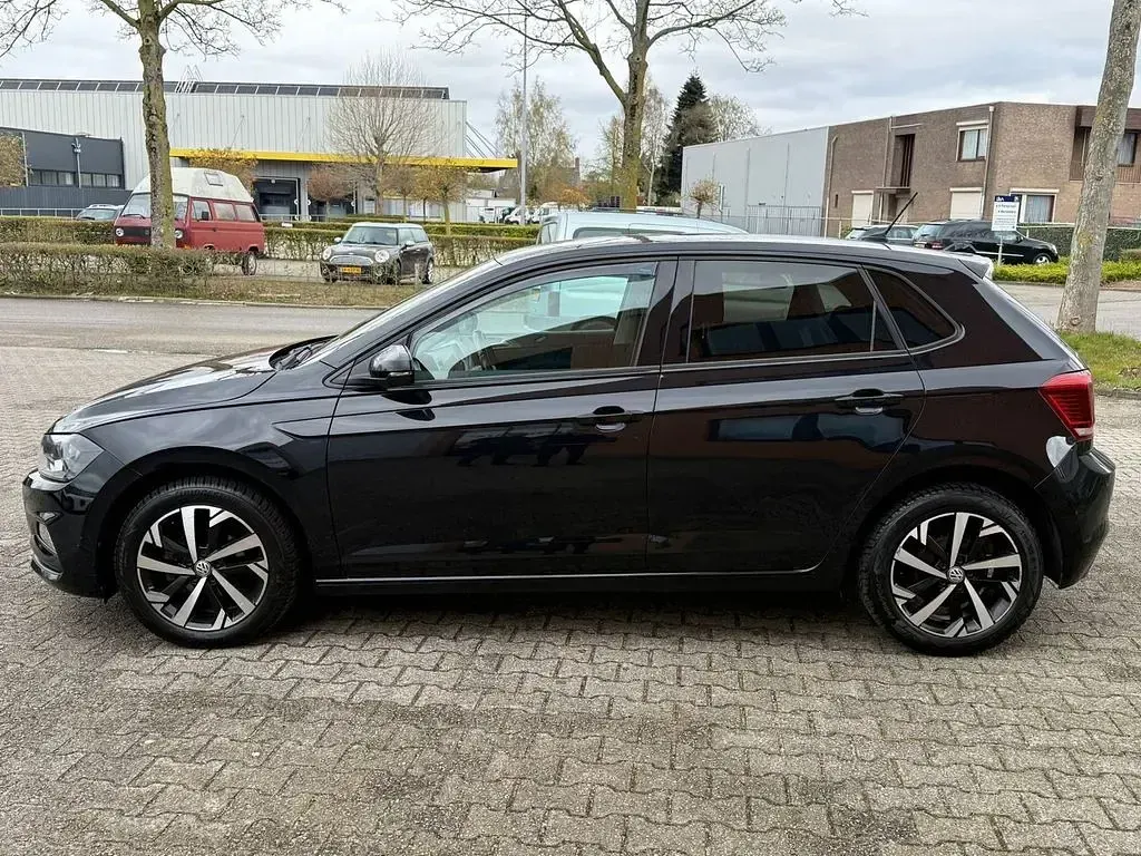 Gebraucht VW Polo Comfortline 95 PS (69 kW) 2018 Schwarz Kleinwagen