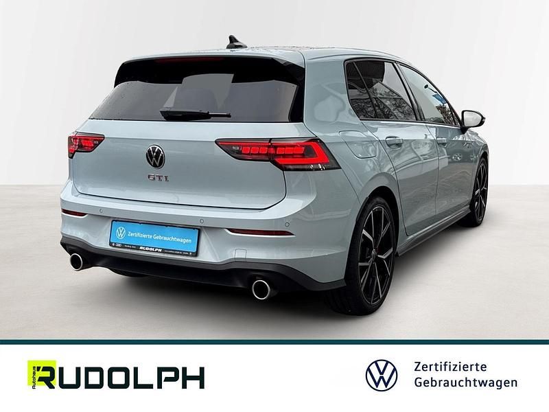 Gebraucht VW Golf VIII GTI 265 PS (194 kW) 2025 Crystal ice blue metallic (blau) Limousine