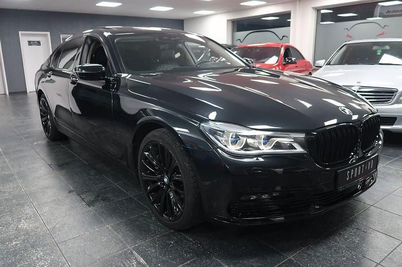 Gebraucht BMW 740 Shadowline 320 PS (235 kW) 2018 Schwarz Limousine