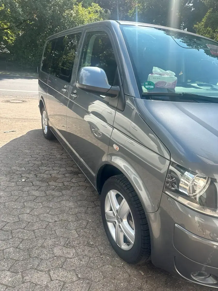 Gebraucht VW Multivan 180 PS (132 kW) 2015 Silber Van / Kleinbus