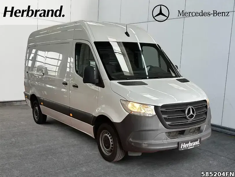 Używany Mercedes Sprinter 170 KM (125 kW) 2023 Biały Van