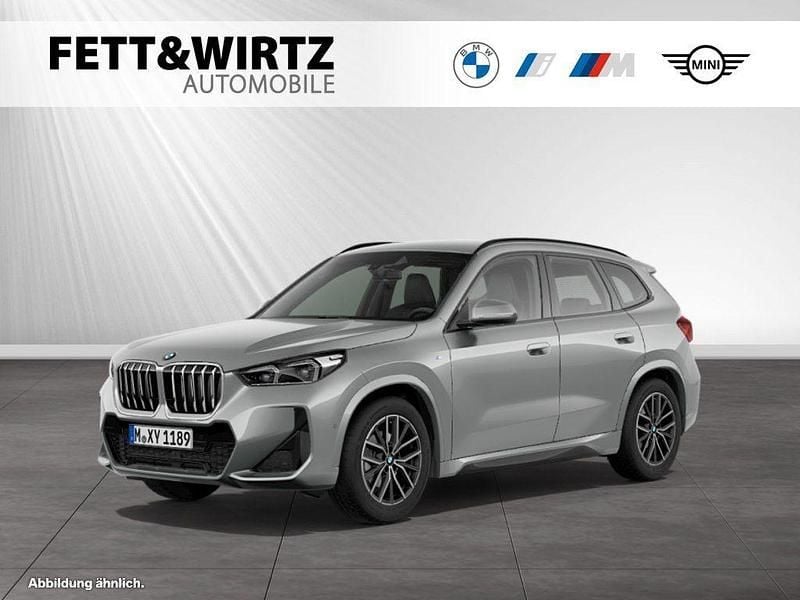 Spacesilber metallic Gebraucht 2025 BMW X1 M Sport SUV | 37.456 € (Fairer Preis) - Bild 1/3