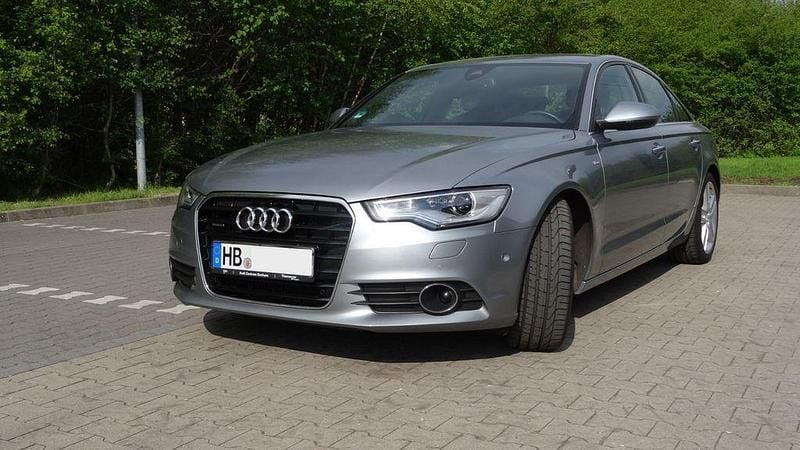 Gebraucht Audi A6 Ambiente 204 PS (150 kW) 2014 Grau Limousine