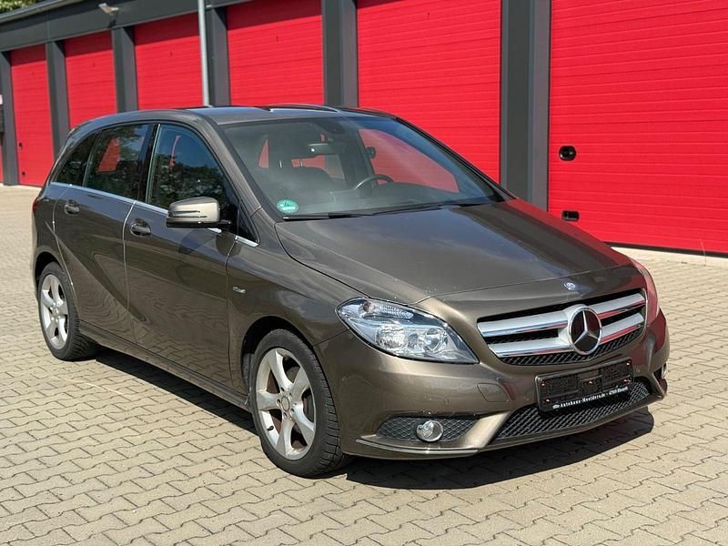 Gebraucht 2012 Mercedes B180 Van / Kleinbus | 9.999 € (Guter Preis) - Bild 1/4