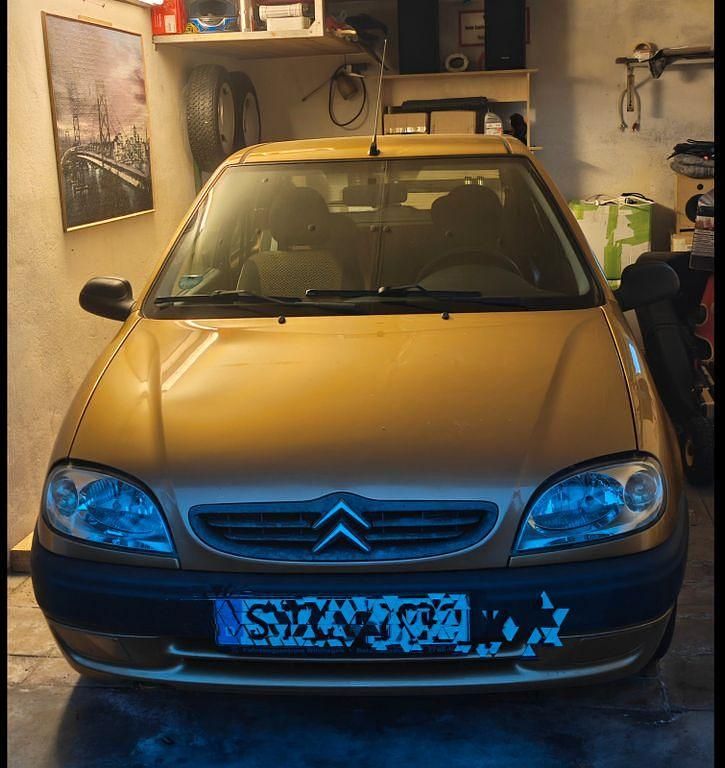 Gebraucht Citroën Saxo 60 PS (44 kW) 2002 Gold Kleinwagen