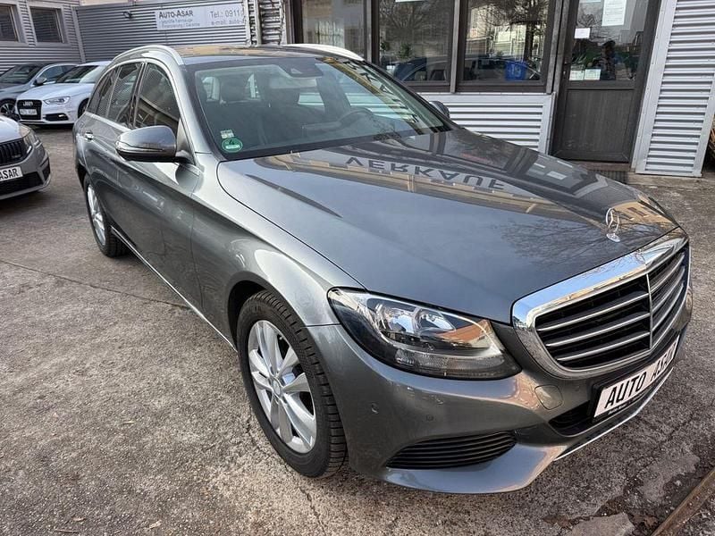 Gebraucht Mercedes C220 Avantgarde 170 PS (125 kW) 2016 Grau Limousine