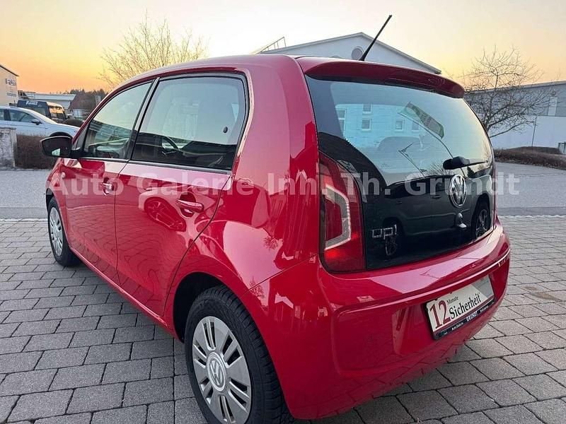 Second-hand VW up! Move 75 CP (55 kW) 2016 Roșu Hatchback