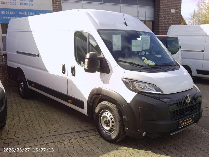 Gebraucht Peugeot Boxer 140 PS (102 kW) 2024 Lackierung weiss icy/typ Van