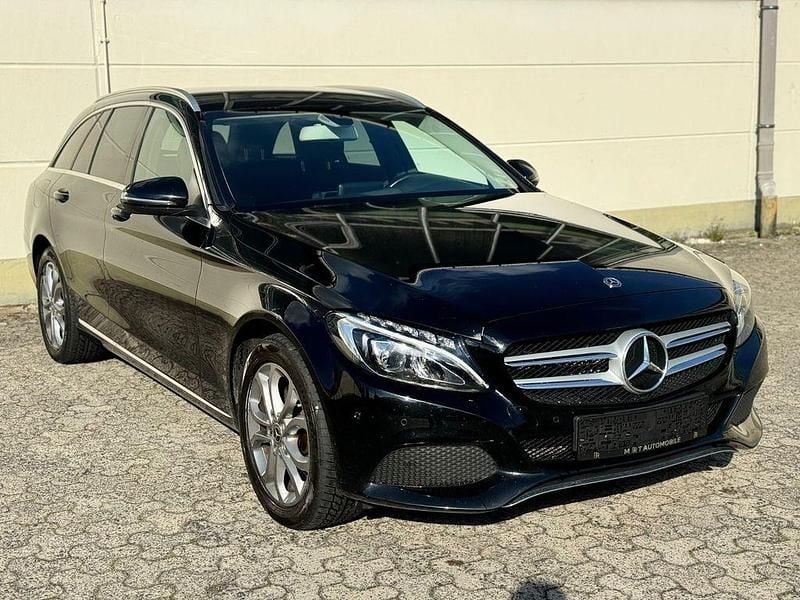 Gebraucht Mercedes C180 116 PS (85 kW) 2017 Schwarz Limousine