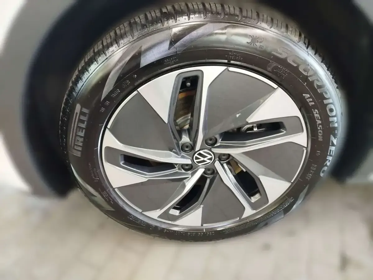 Second-hand VW ID.5 Pure 125 kW (170 CP) 2025 Alb SUV