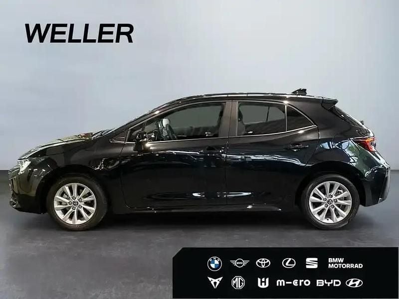 Mysticschwarz mica Neu 2026 Toyota Corolla Hybrid Comfort Limousine | 32.390 € - Bild 1/3