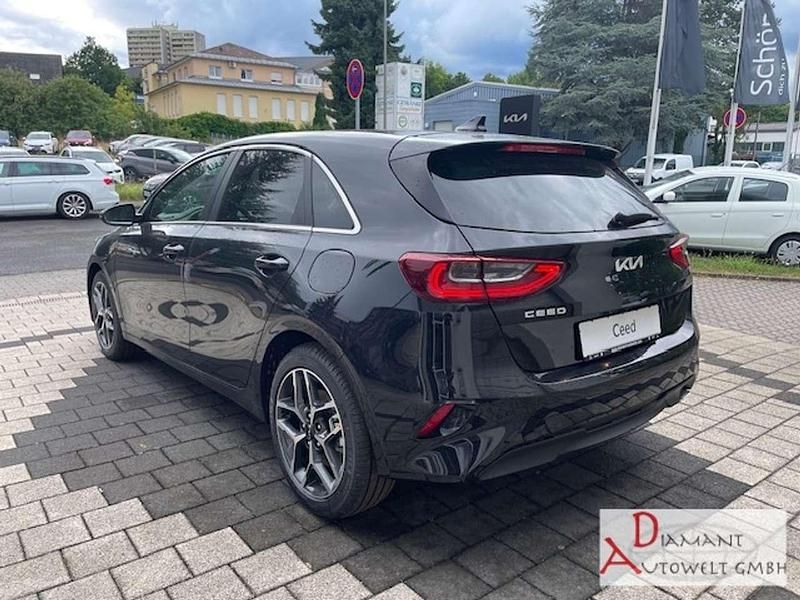 Gebraucht Kia Ceed Platinum 140 PS (102 kW) 2025 Schwarz Kleinwagen