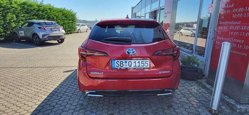 Gebraucht Toyota Corolla Team 196 PS (144 kW) 2023 Karminarot metallic Limousine