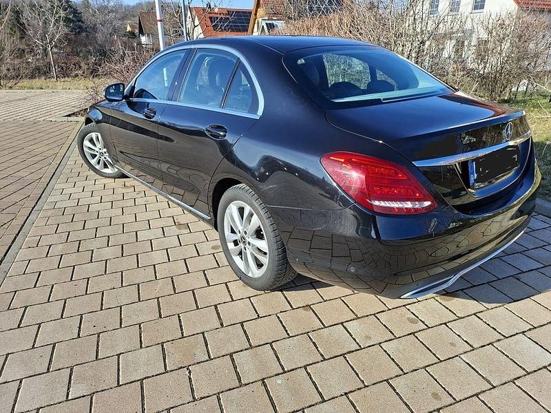 Gebraucht Mercedes C180 156 PS (114 kW) 2018 Schwarz Limousine