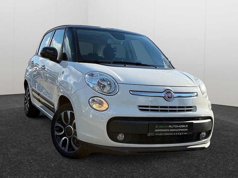 Weiß Gebraucht 2015 Fiat 500L Lounge Van / Kleinbus | 7.450 € (Fairer Preis) - Bild 1/4