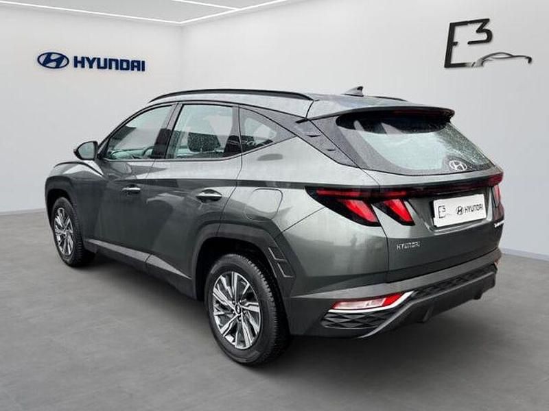 Gebraucht Hyundai Tucson Select 150 PS (110 kW) 2022 Amazon grey / met SUV