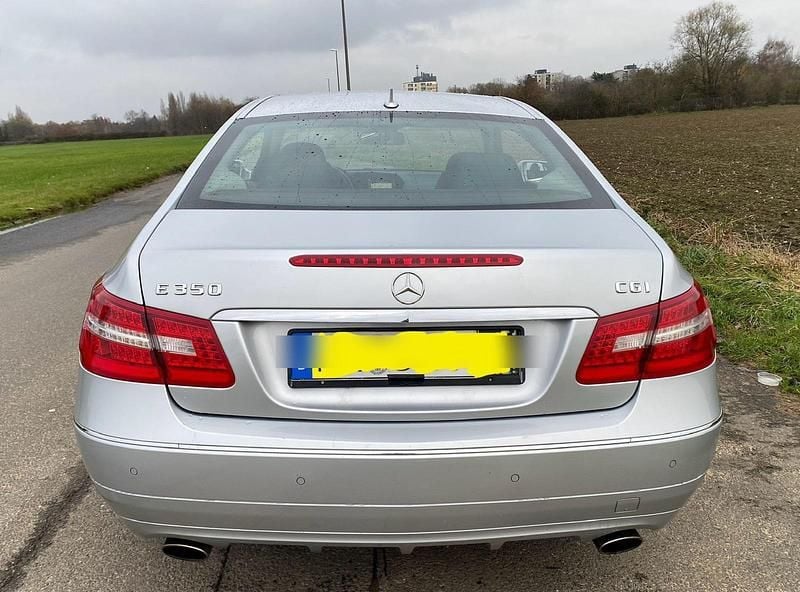 Gebraucht Mercedes E350 292 PS (214 kW) 2009 Grau Coupé