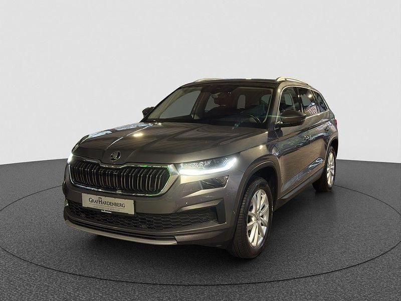 Grau Gebraucht 2022 Skoda Kodiaq Style SUV | 32.490 € (Fairer Preis) - Bild 1/4