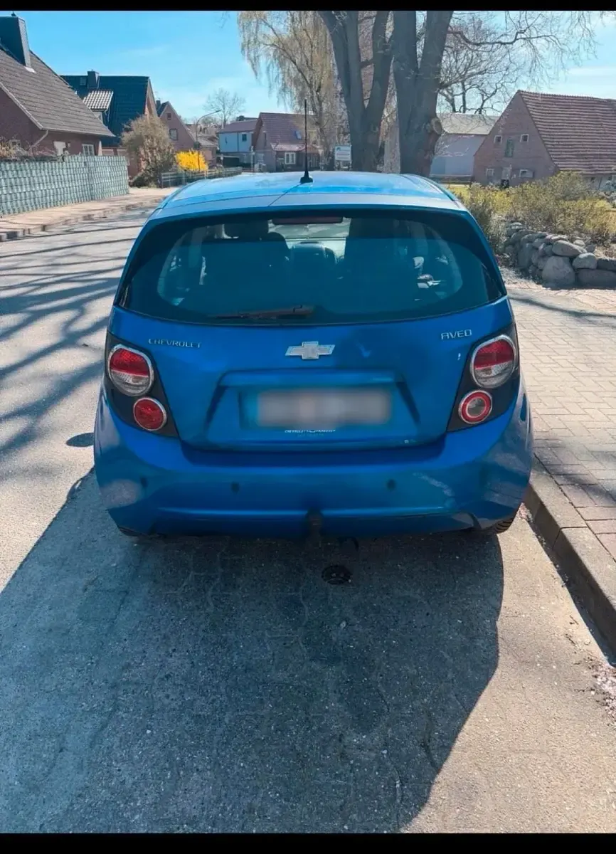 Gebraucht Chevrolet Aveo 95 PS (69 kW) 2012 Blau Limousine
