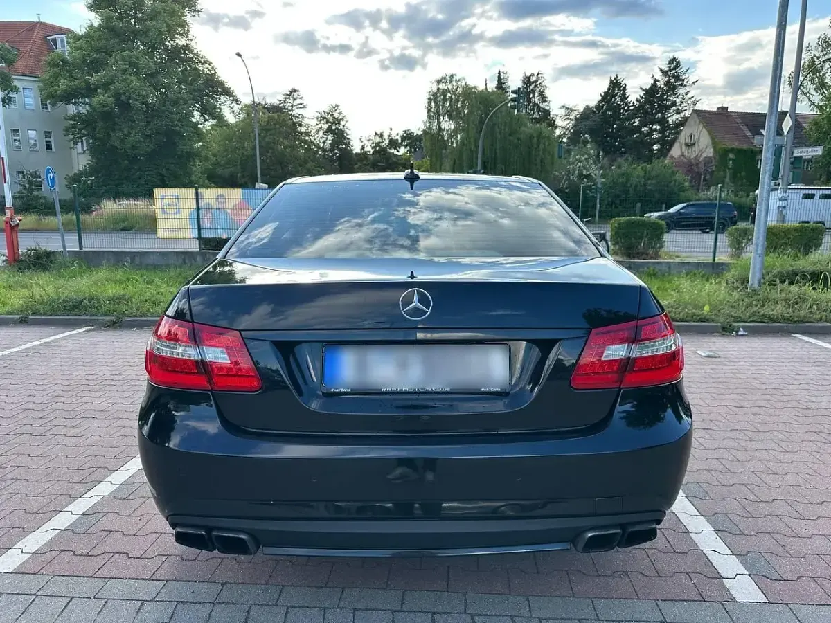 Gebraucht Mercedes E63 AMG AMG 525 PS (386 kW) 2011 Schwarz Limousine