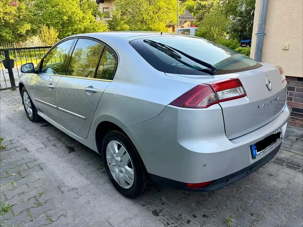 Gebraucht Renault Laguna III 110 PS (80 kW) 2012 Silber Limousine
