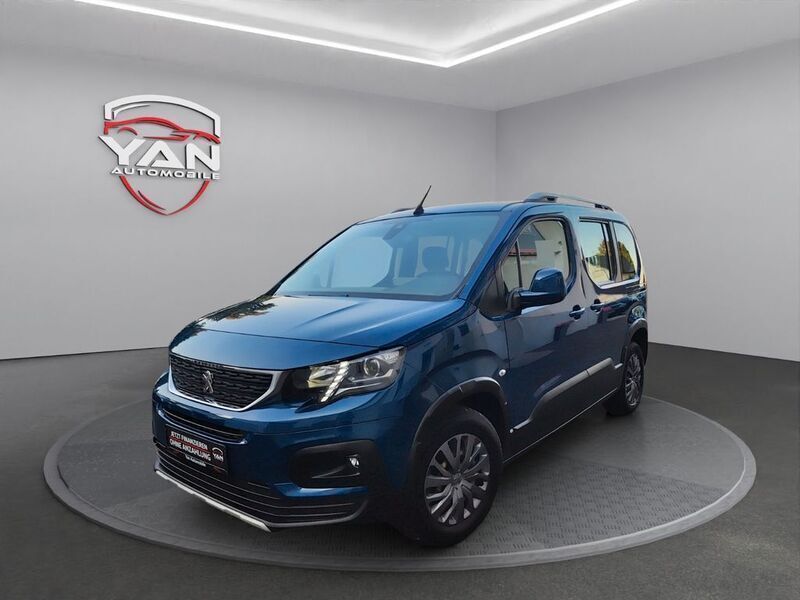 Blau Gebraucht 2021 Peugeot Rifter Allure Van / Kleinbus | 19.900 € (Guter Preis) - Bild 1/2