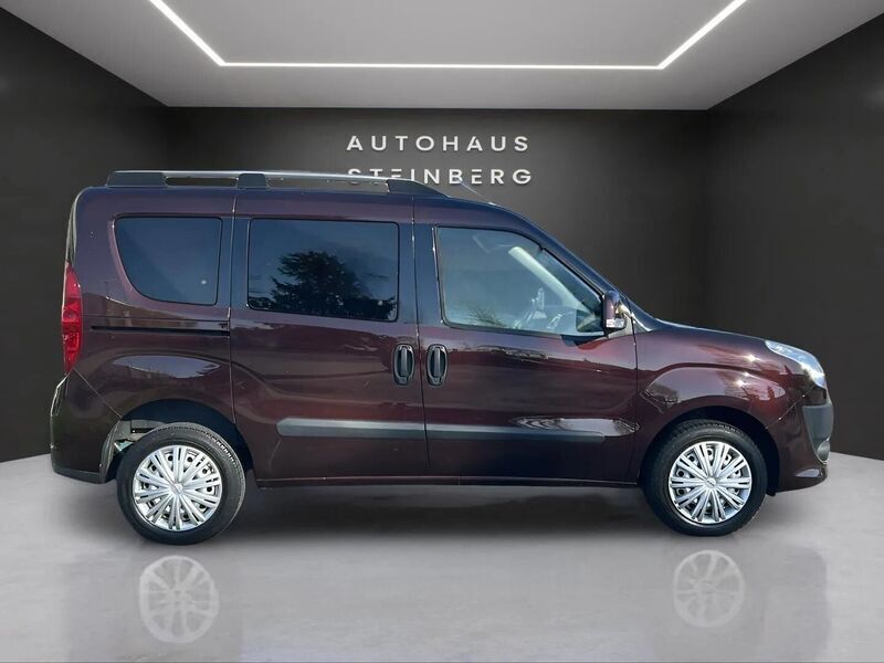 Gebraucht Fiat Doblò 95 PS (69 kW) 2011 Braun Van / Kleinbus