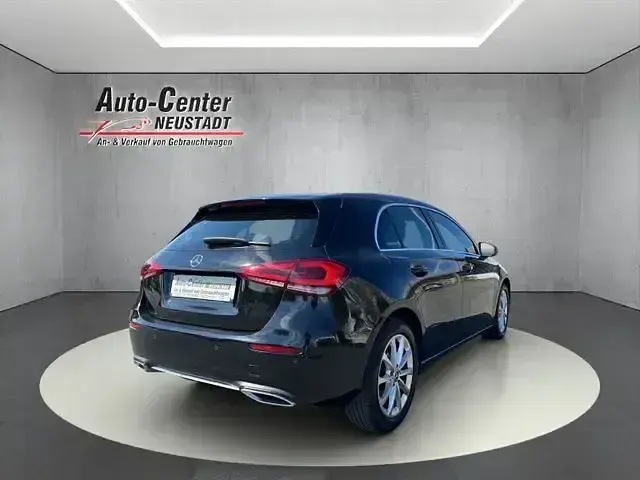 Gebraucht Mercedes A250 Business 224 PS (164 kW) 2019 Schwarz Limousine
