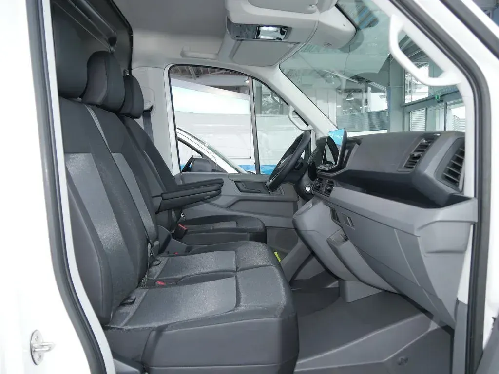 Gebraucht VW Crafter 140 PS (102 kW) 2025 Weiß Van