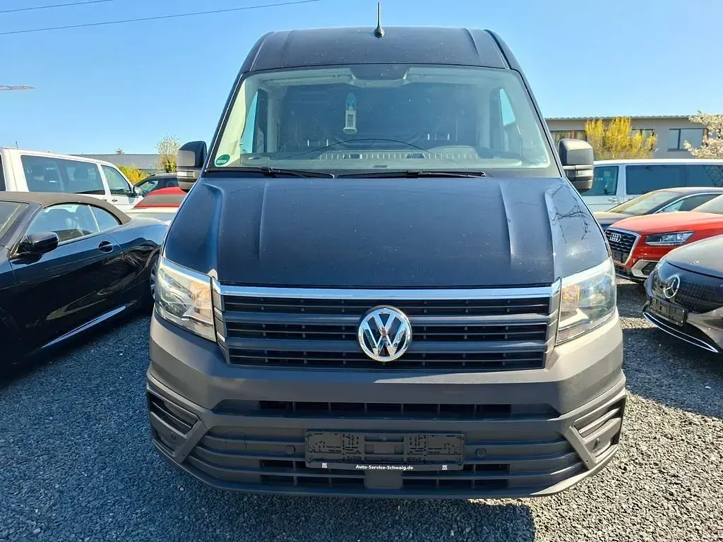 Second-hand VW Crafter 177 CP (130 kW) 2023 Negru Van