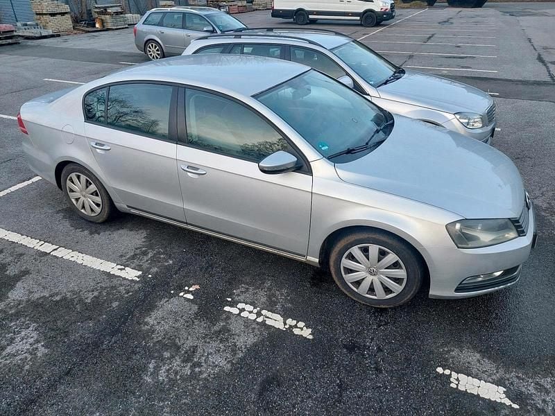 Gebraucht VW Passat 140 PS (102 kW) 2011 Silber Limousine