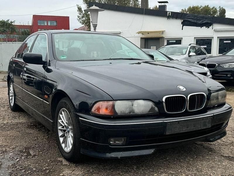 Gebraucht BMW 523 170 PS (125 kW) 2000 Schwarz Limousine