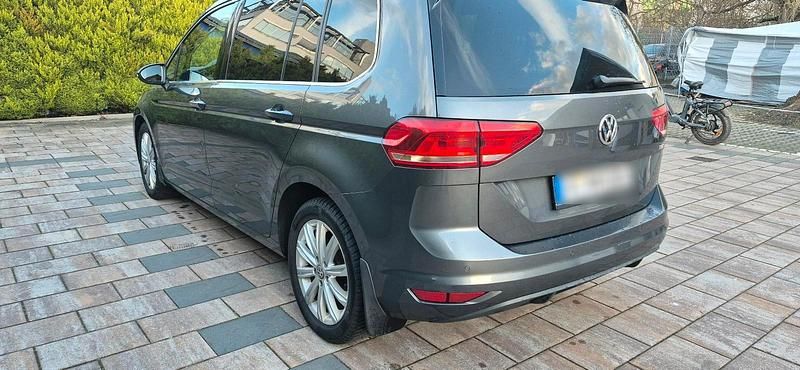 Gebraucht VW Touran 116 PS (85 kW) 2017 Grau Van / Kleinbus