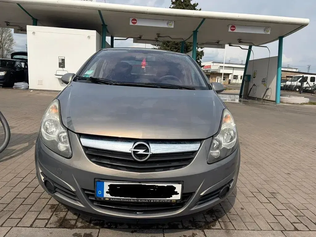 Usado Opel Corsa Innovation 87 HP (63 kW) 2011 Bege Citadino