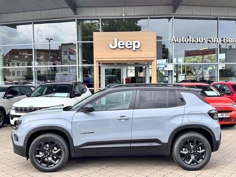 Neu Jeep Avenger Overland 145 PS (106 kW) 2025 Grau SUV