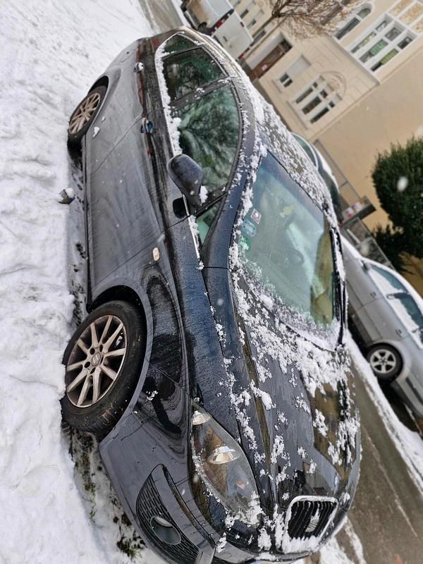 Schwarz Gebraucht 2010 Seat Altea Kombi | 4.100 € - Bild 1/4